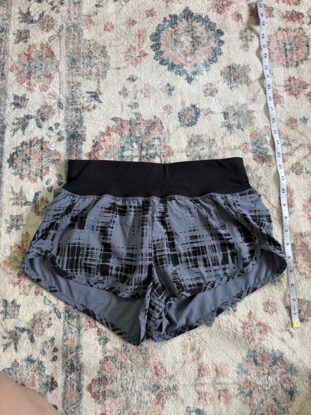 Z by Zella Aerodynamic Printed Shorts In Medium Grey4